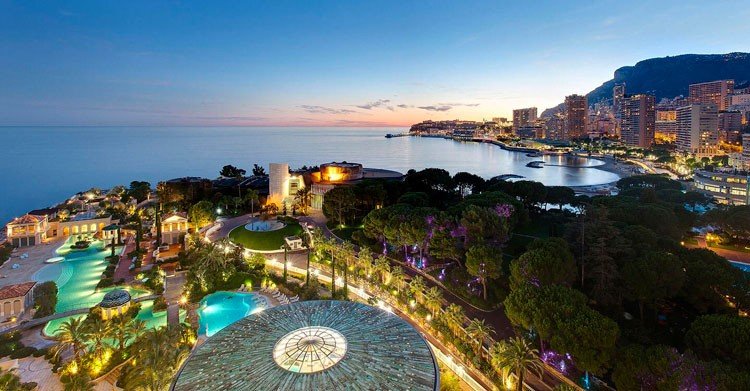 Казино Монте-Карло в Монако — самое известное в Европе
