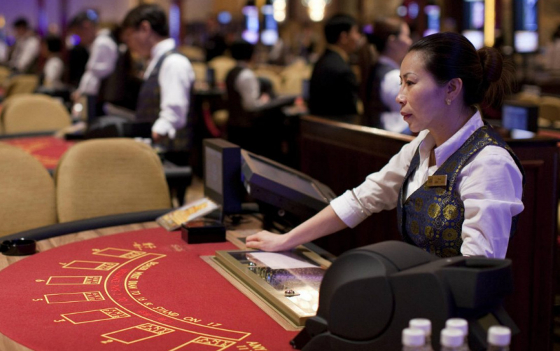  Сокращения работников казино Макао 
