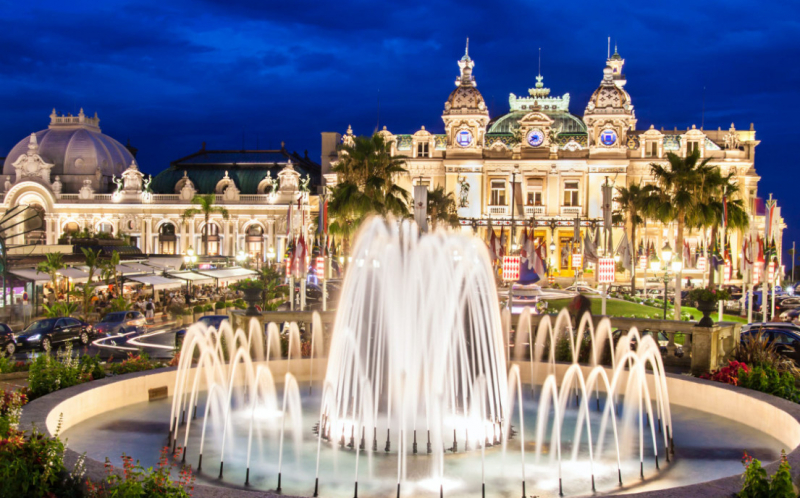  В Монако сокращают расходы на казино из-за коронавируса 