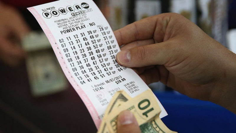 
                                Лотерейный билет с выигрышем 2 млрд. долларов может быть краденным?
                            